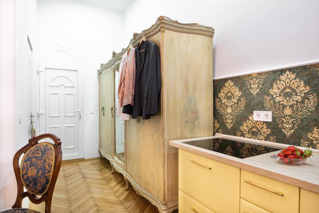 Regina Apartments On Kiraly Street Budapest Exterior foto