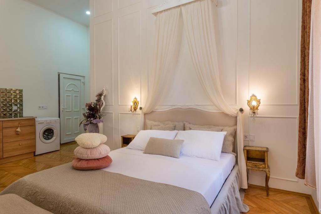 Regina Apartments On Kiraly Street Budapest Exterior foto